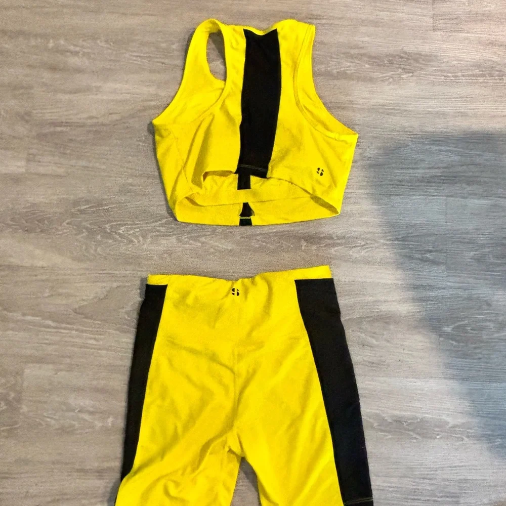 Sports Illustrated Swim Yellow and Black Set Gym Outfit - Picture 3 of 4